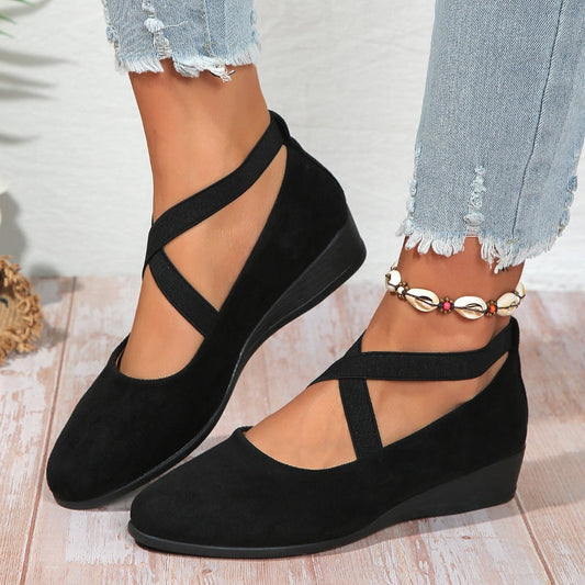 Elegant solid colour elasticated low heels